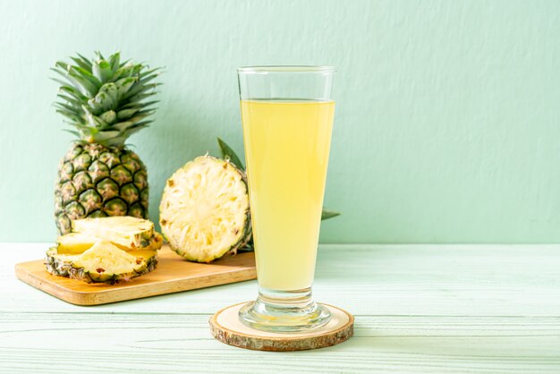 fresh pineapple juice