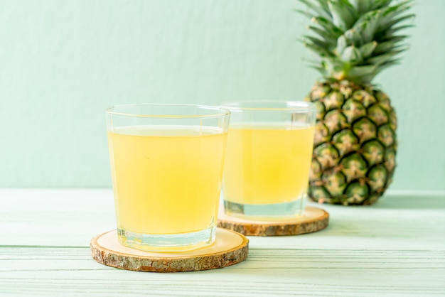 fresh pineapple juice