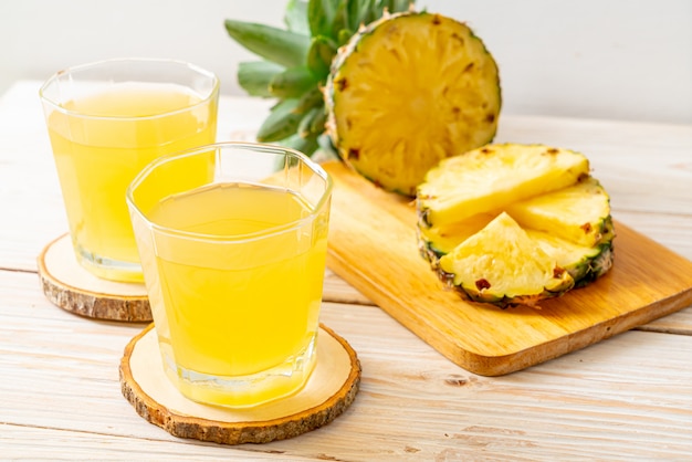 fresh pineapple juice