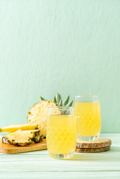 fresh pineapple juice