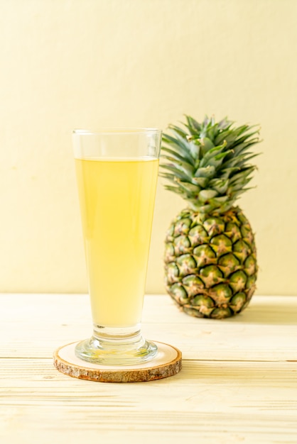 fresh pineapple juice