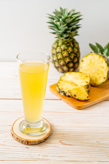 fresh pineapple juice