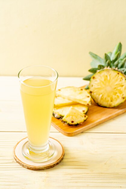 fresh pineapple juice