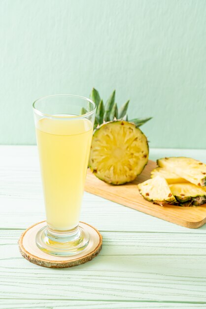 fresh pineapple juice