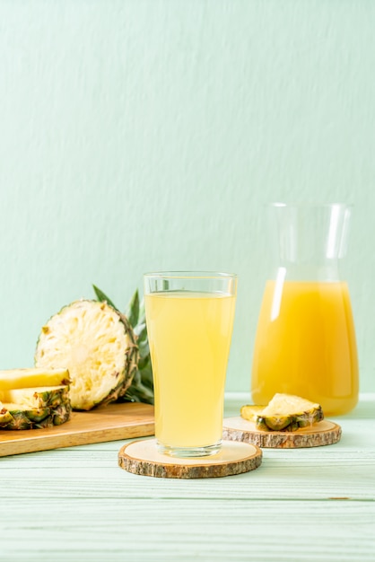 fresh pineapple juice