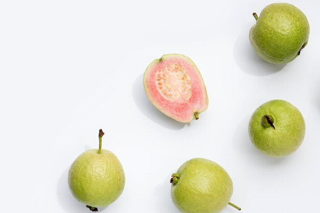 Photo fresh pink guava on white background