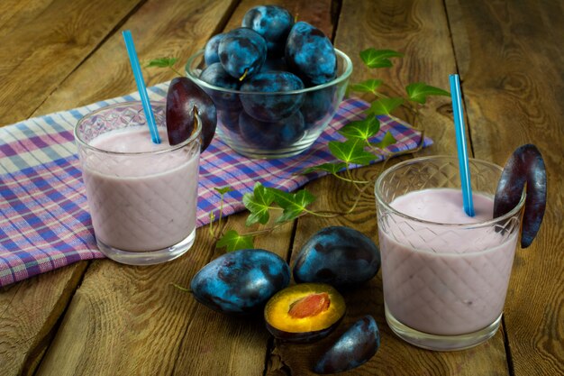 Photo fresh plum prune healthy drink