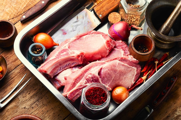 Carne di maiale fresca per la cottura lonza di maiale in vassoio