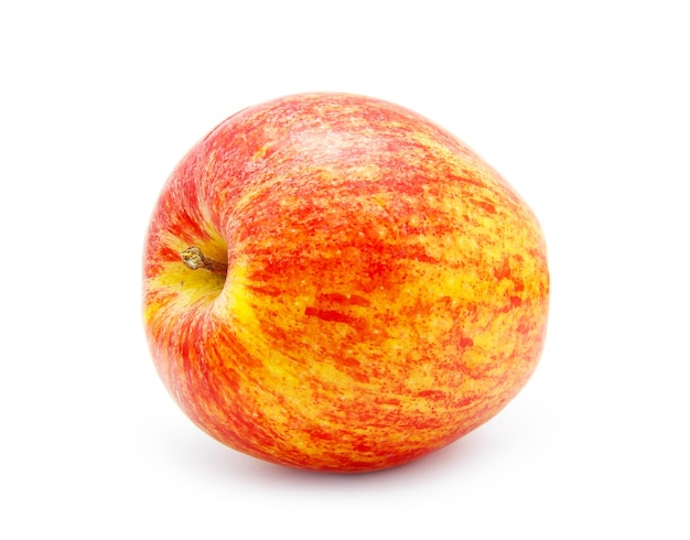 Свежее красное яблоко, изолированное на белом