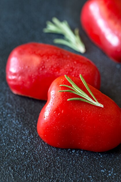 Foto fette fresche di peperone rosso