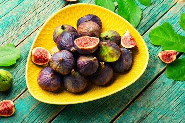 Fresh ripe figs in a bowl