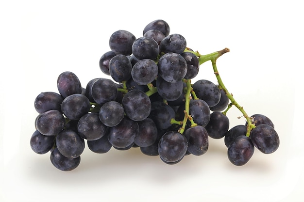 Свежий спелый сладкий красный виноград