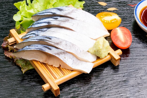 Fresh Saba Raw Sashimi с соевым соусом