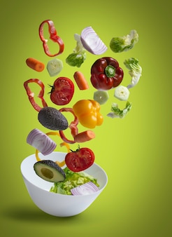 Volata di verdure fresche insalata