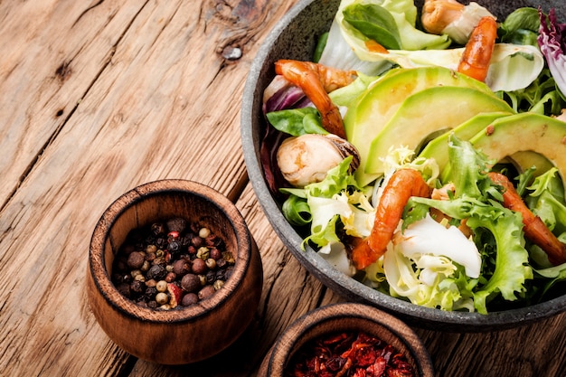 Fresh salad with prawns