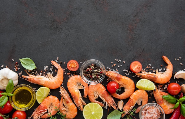 Fresh seafood - shrimps with vegetables