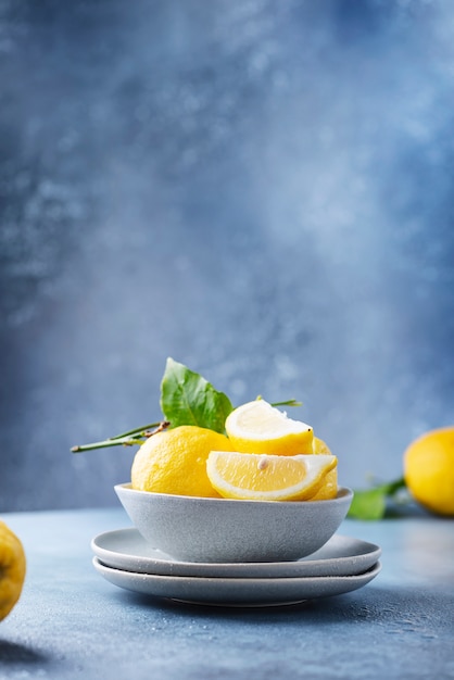 Свежие сицилийские лимоны