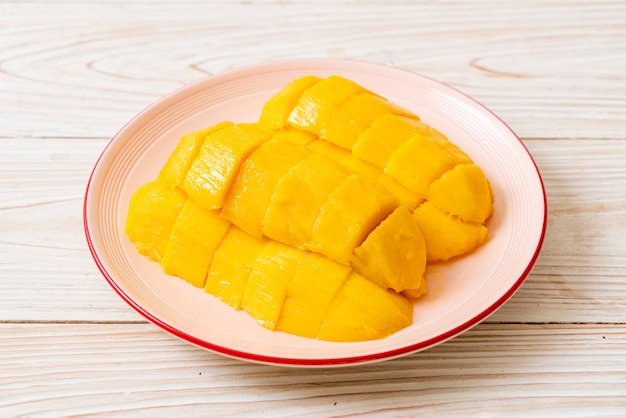 fresh sliced mango