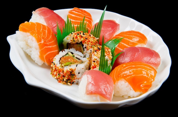 Photo fresh sushi traditional japanese food