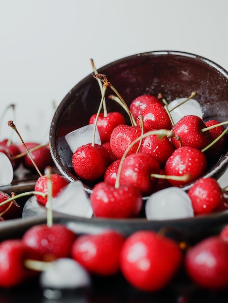 Photo fresh sweet ripe juicy red cherry organic berry