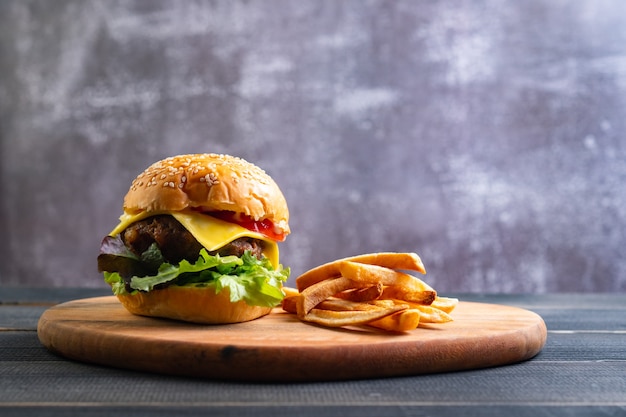 Fresh tasty homemade hamburger with fresh vegetables