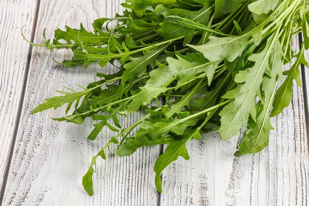 Foto rucola fresca e gustosa, naturale e biologica