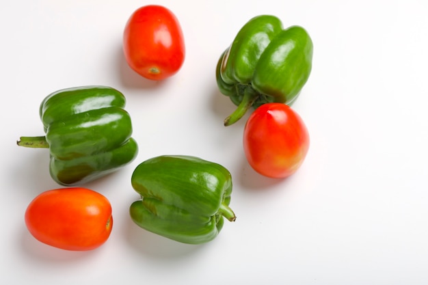 Fresh tomato and green bell pepper