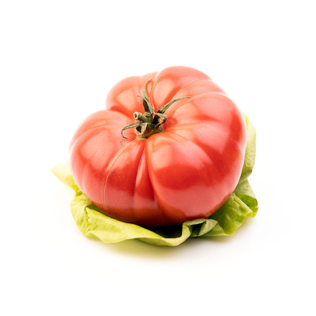 Photo fresh tomato on white background