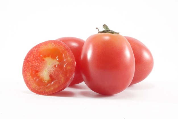 Photo fresh tomatoes on white background