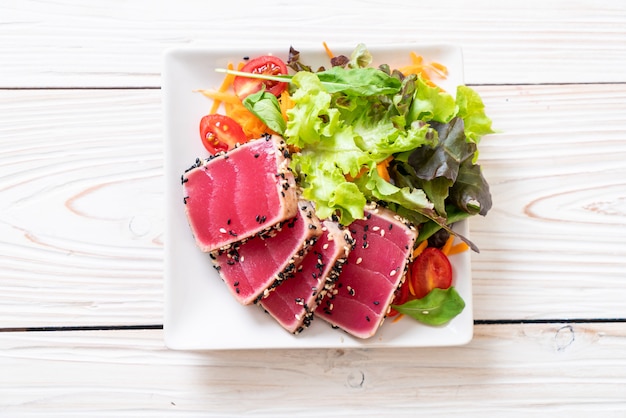 fresh tuna raw with vegetable salad