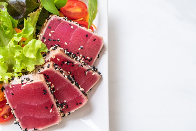 fresh tuna raw with vegetable salad