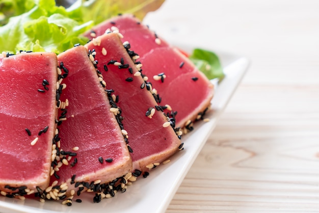 fresh tuna raw with vegetable salad