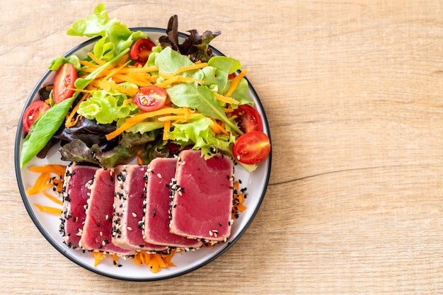 fresh tuna raw with vegetable salad