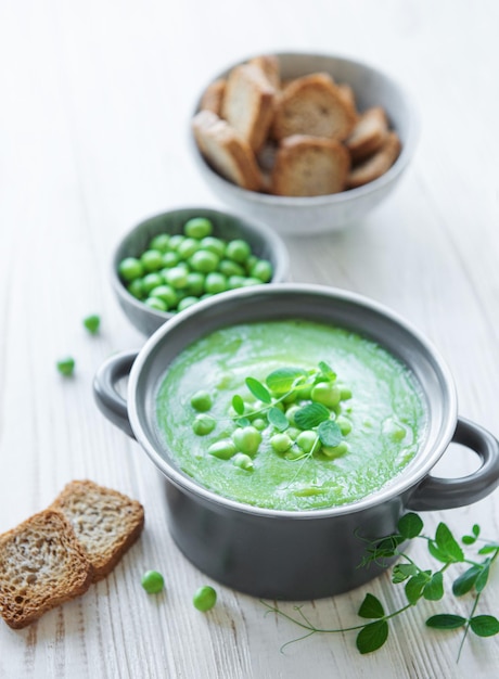 グリーンピースのフレッシュ野菜スープ