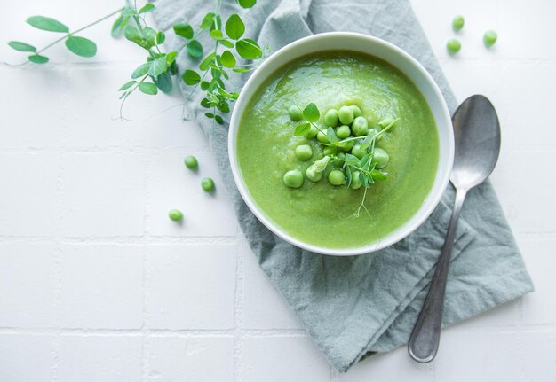 グリーンピースのフレッシュ野菜スープ