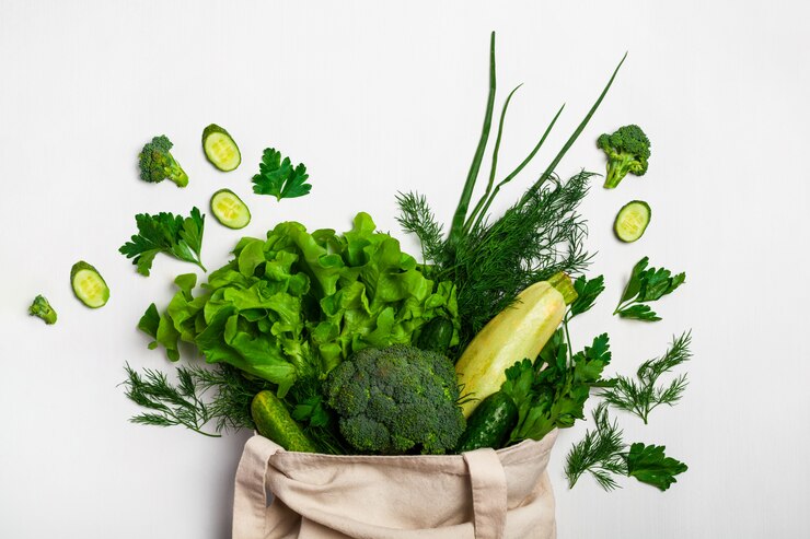 Fresh vegetables in an eco bag