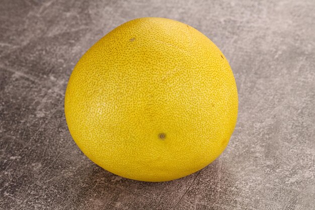 Photo fresh yellow sweet tropical pomelo