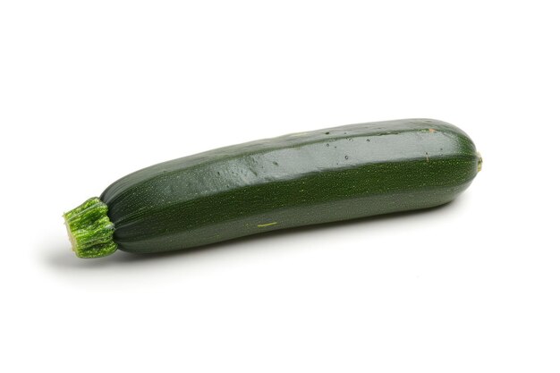 Foto zucchine fresche su sfondo bianco