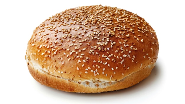 Свежевыпеченный хлеб для гамбургеров на белом фоне с рабочей дорожкой