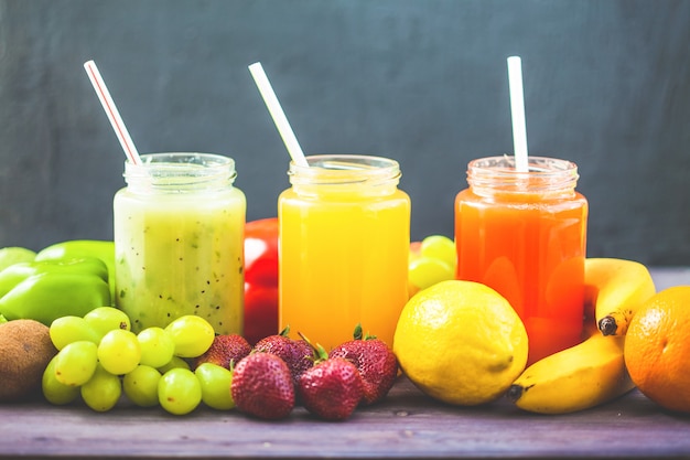 Photo freshly squeezed fruit juice