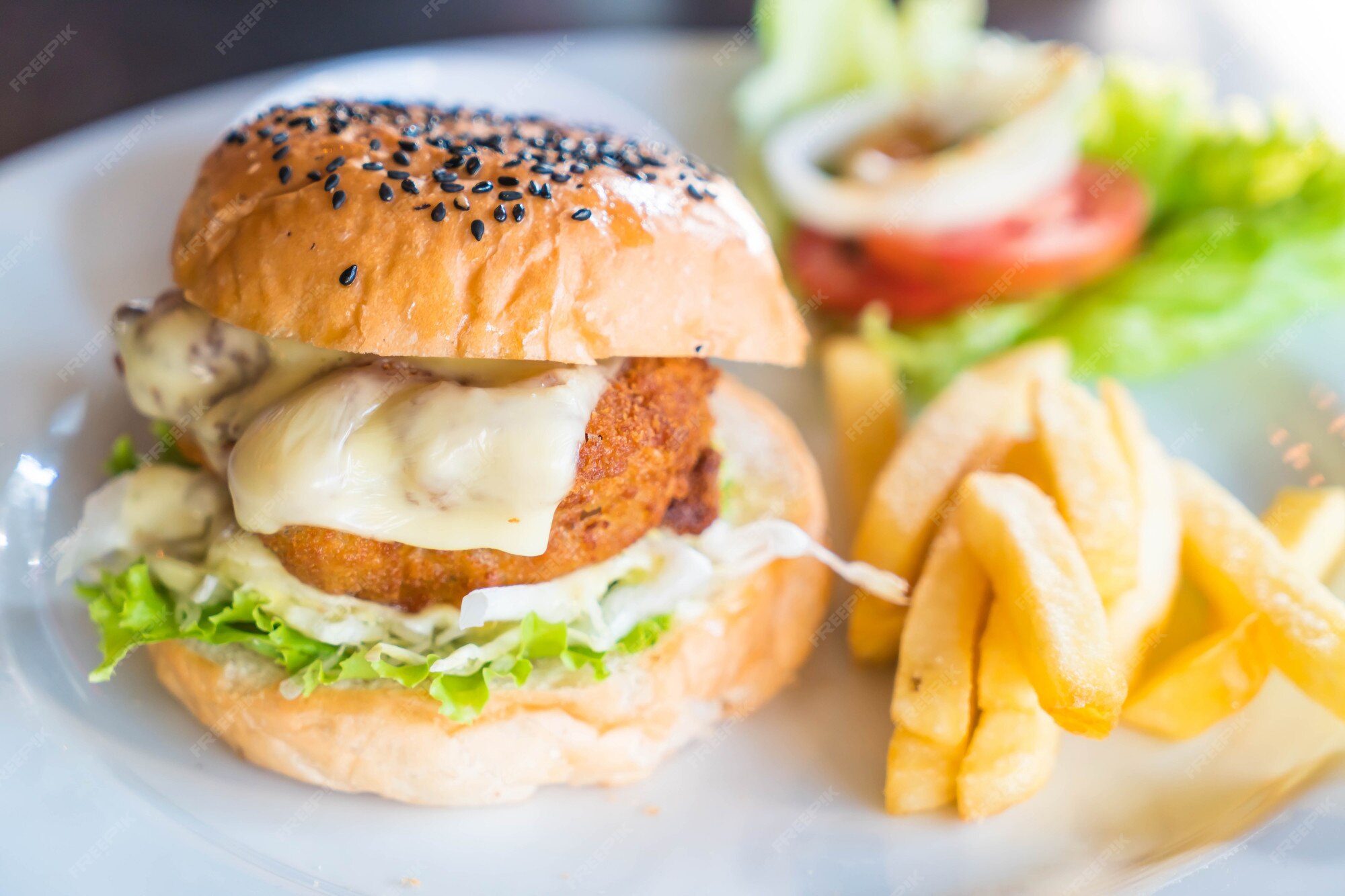 Premium Photo | Fried chicken burger with cheese