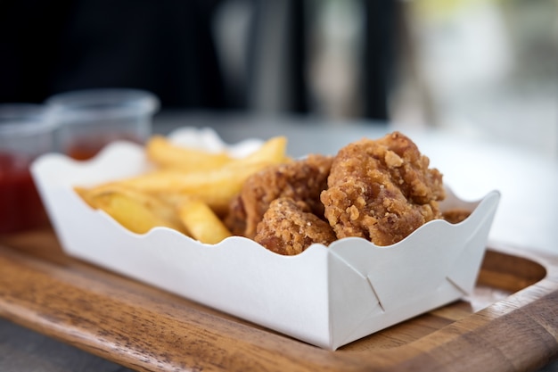 Photo fried chicken and chips