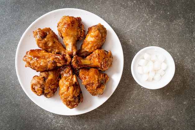 fried chicken with sauce