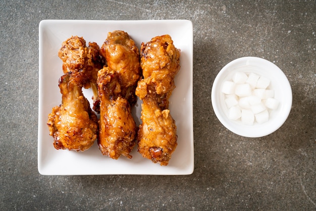 fried chicken with sauce