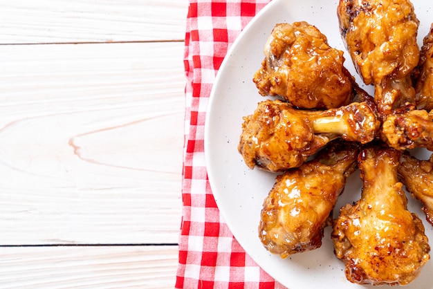 Fried chicken with sauce