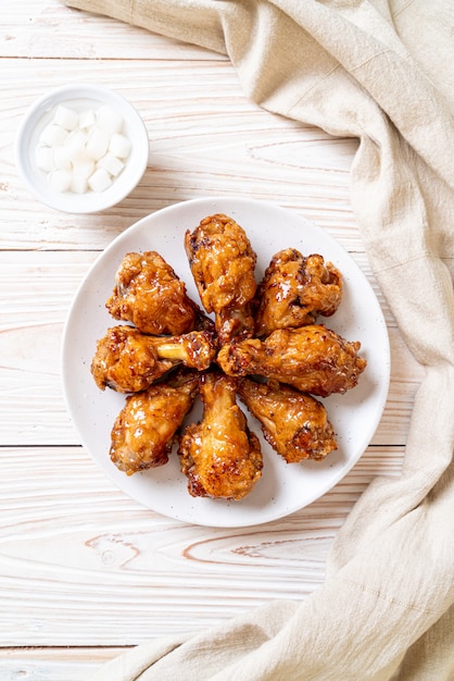 Photo fried chicken with sauce