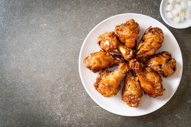 Fried chicken with sauce