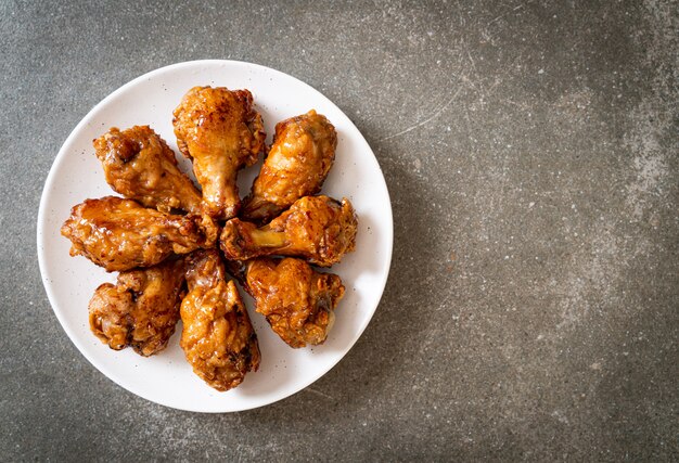 Fried chicken with sauce