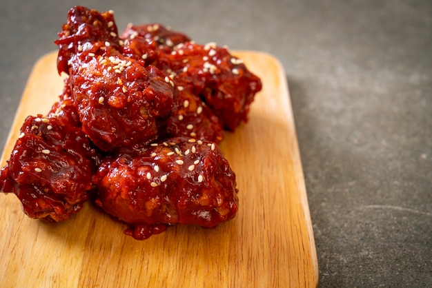 fried chicken with spicy sauce