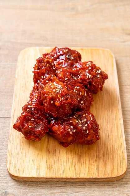 fried chicken with spicy sauce